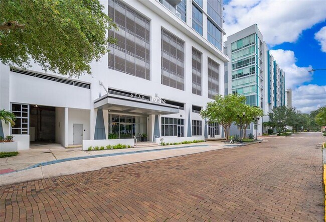 Building Photo - 260 S Osceola Ave