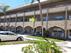 Building Photo - 1/1 condo - 55+ community