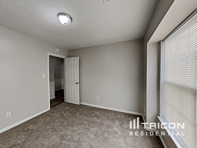 Building Photo - 2924 Dairywood Ln