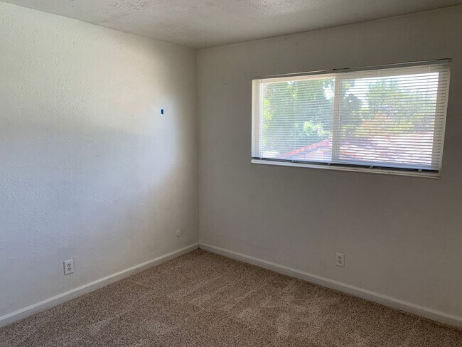 Building Photo - Great Condo in Antioch!