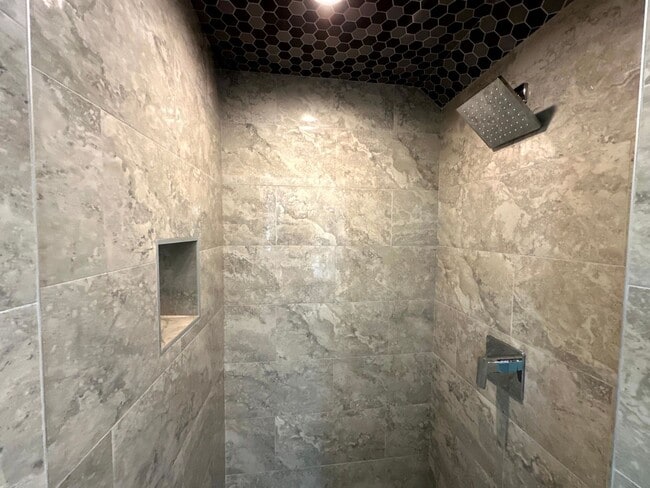 Building Photo - Beautiful Modern Luxury 4 Story Townhome -...