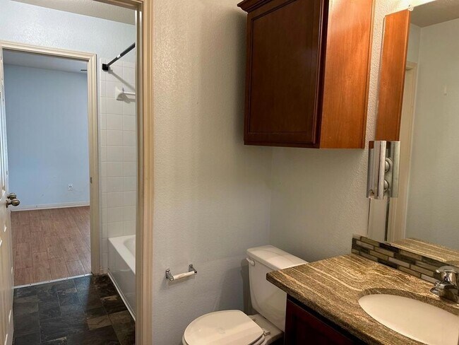 Building Photo - 218 Wildcat Dr