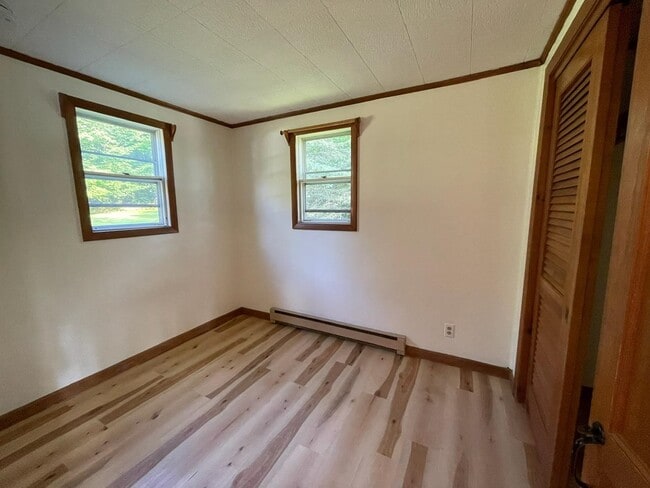 Building Photo - 13 Winhall Hollow Rd