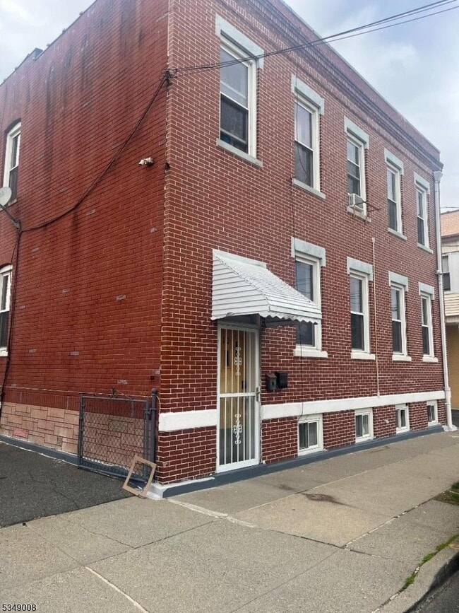 Building Photo - 10 Mahar Ave