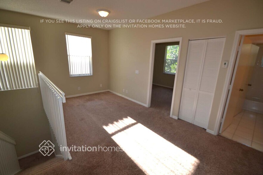 Building Photo - 3736 SW 50th St