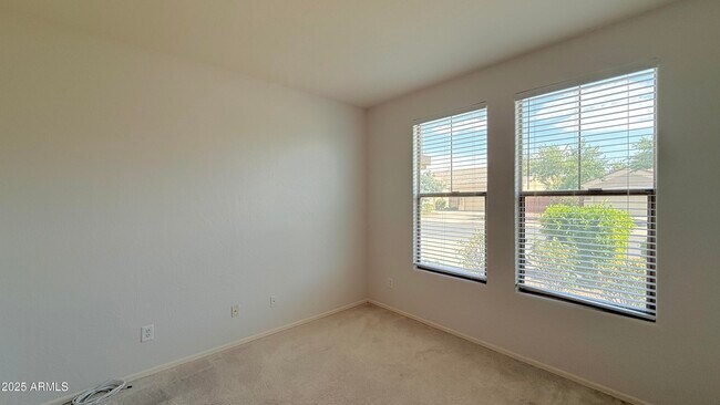 Building Photo - 3316 E Kingbird Pl