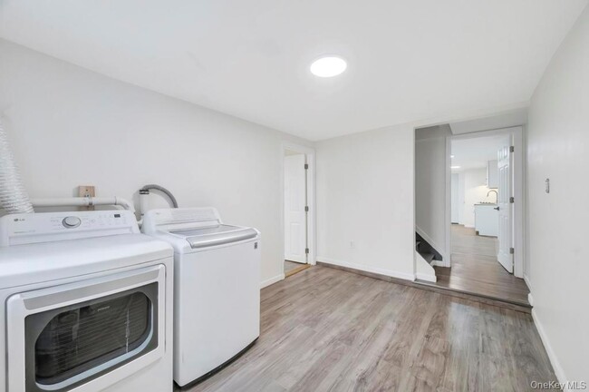 Building Photo - 21 Garden St