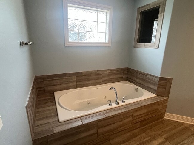 Building Photo - Home For Rent Papillion