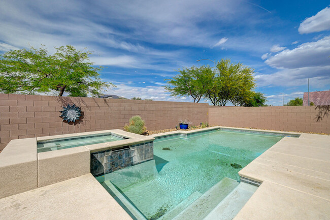 Building Photo - 706 Eros Ct