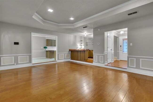 Building Photo - 7825 Silveridge Dr