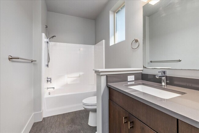 Building Photo - 2758 S Honeycomb Way