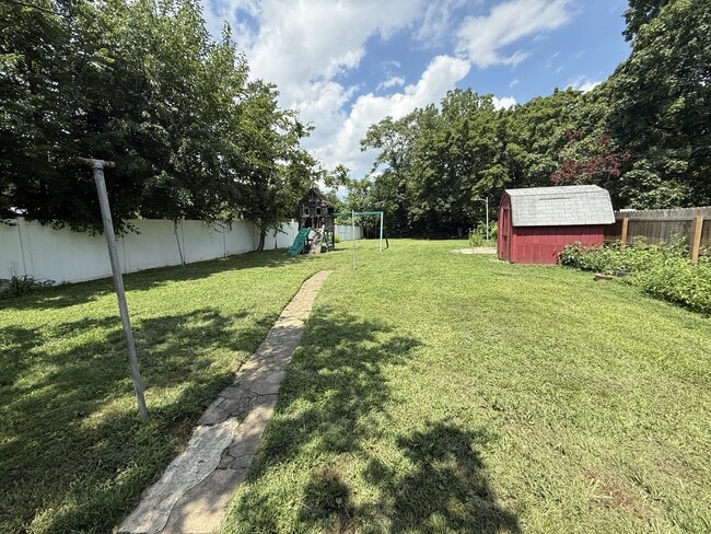 Building Photo - 302 Horace Ave