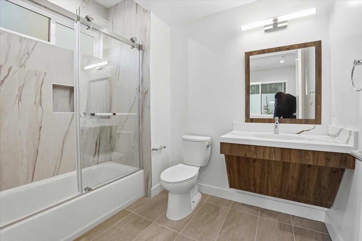 Building Photo - 1820 Prosser Ave