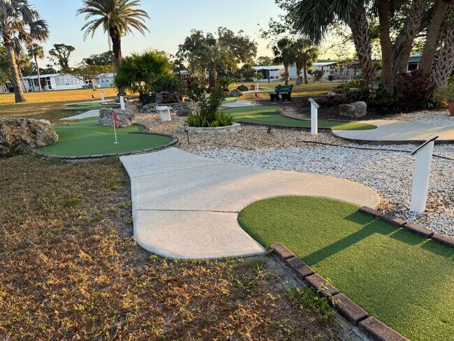 Building Photo - "Charming 2-Bed Furnished Annual Retreat in Venice, FL – Your Cozy Home Awaits!"