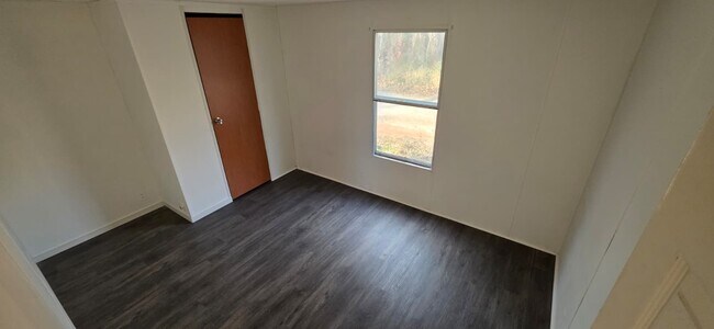 Building Photo - 8364 Cedar St