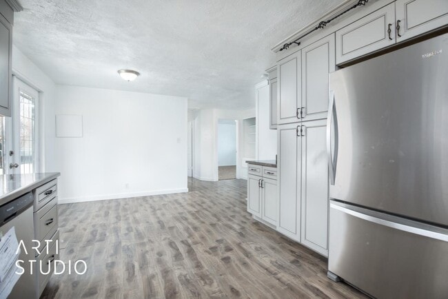 Building Photo - 457 N 750 E