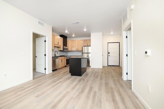 Building Photo - 28 7th St NE