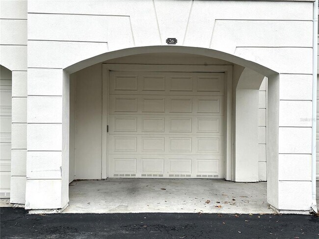 Building Photo - 12843 Madison Pointe Cir