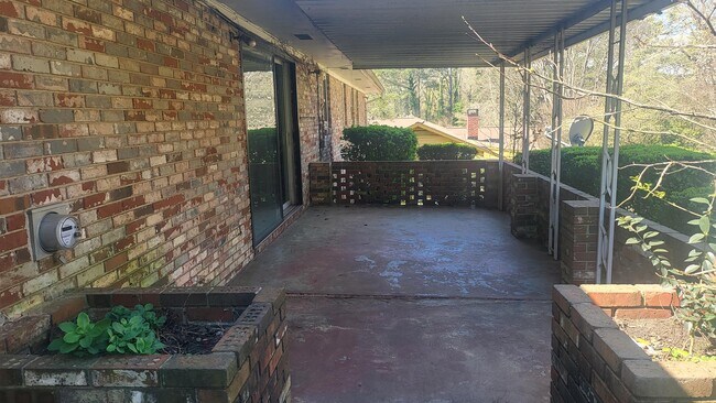 Building Photo - 2541 Meadow Lark Dr