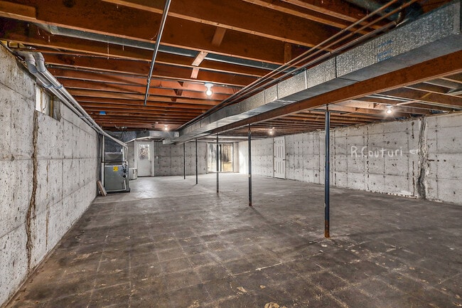 Building Photo - 1320 54th St SE