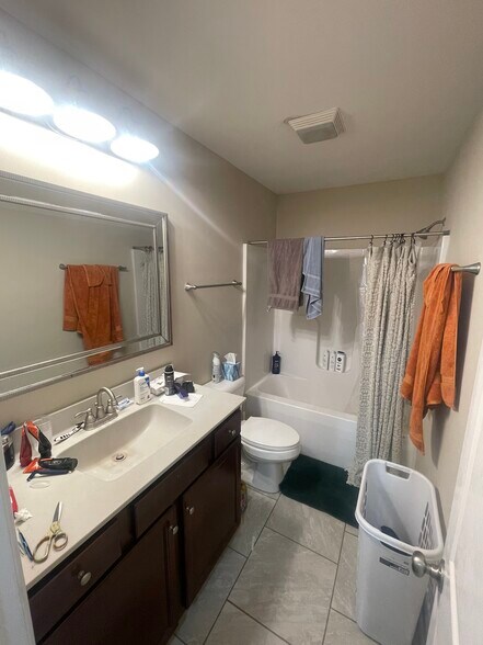 Building Photo - 500 Hillshade Ct