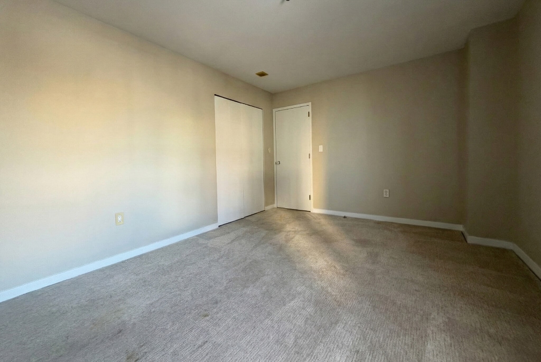 Building Photo - 4 Canal Park