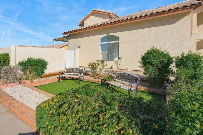 Building Photo - 288 S Jesse St