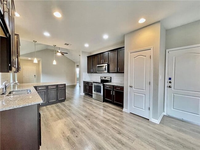 Building Photo - 710 Coconut Grove St