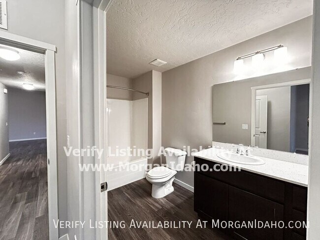 Building Photo - 1025 S Elder St