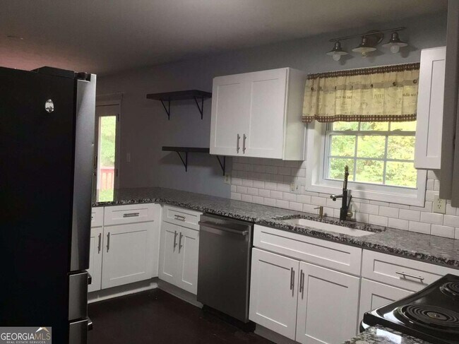 Building Photo - 5826 Simone Dr