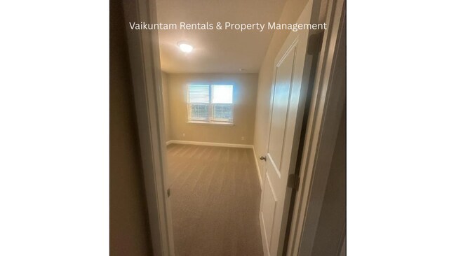 Building Photo - 761 Cherry Elm Dr