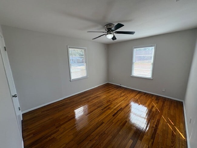 Building Photo - 118 Czar Ln