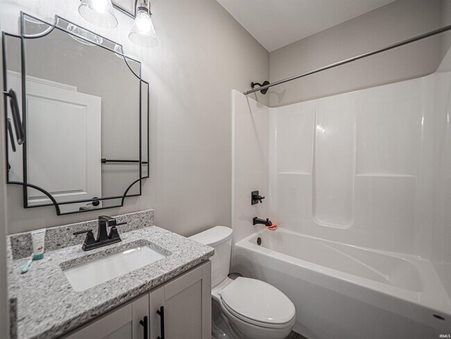 Building Photo - 3593 Sand Dr