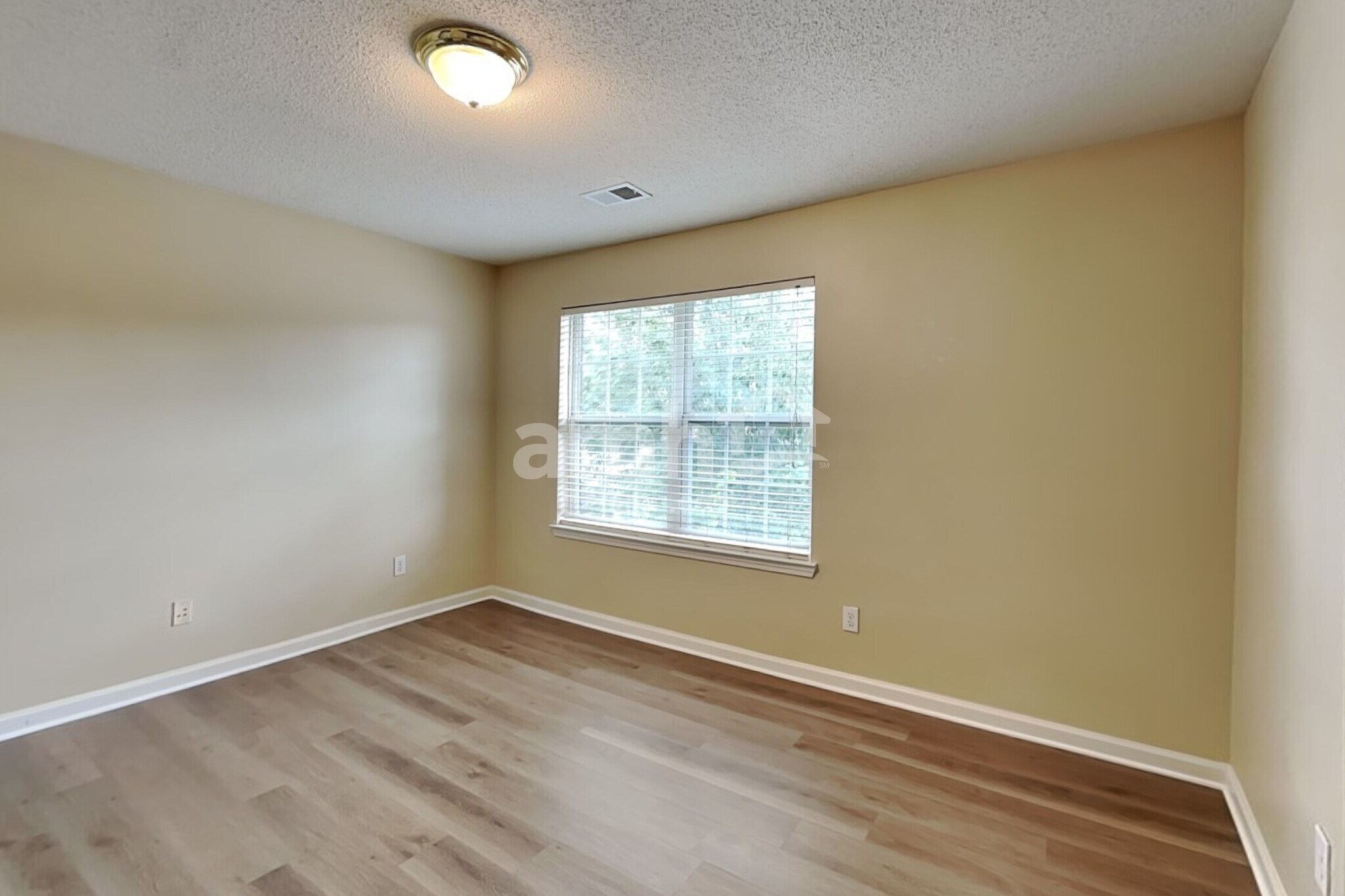 Building Photo - 1610 Thornwick Ter