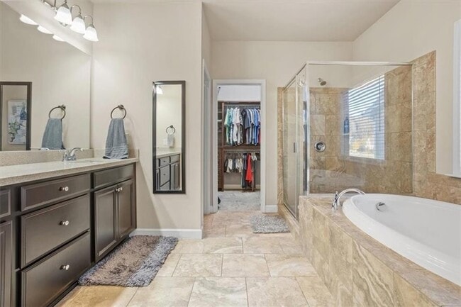 Building Photo - 821 Tramore Ct