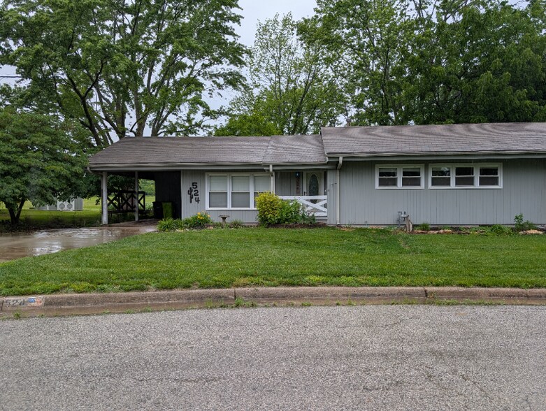 Primary Photo - 524 Cactus Dr