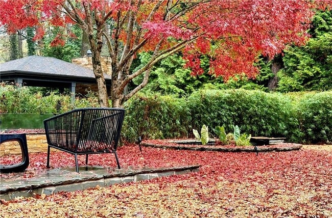 Building Photo - 1904 Lenox Rd NE