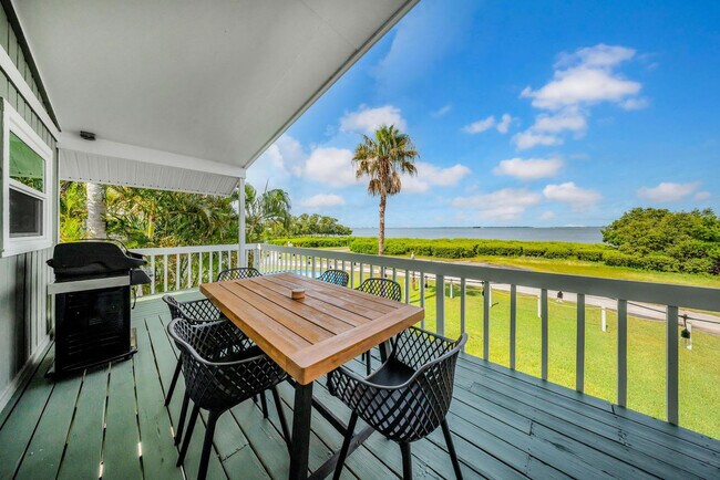 Building Photo - 555 S Gulf Dr