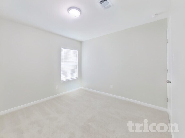 Building Photo - 10050 Cerritos dr