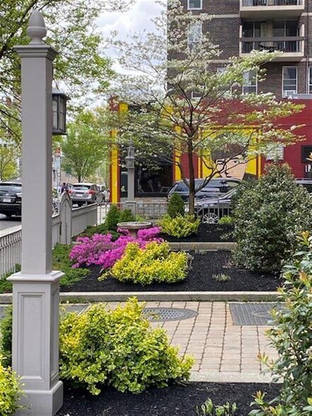 Building Photo - 880 Massachusetts Ave