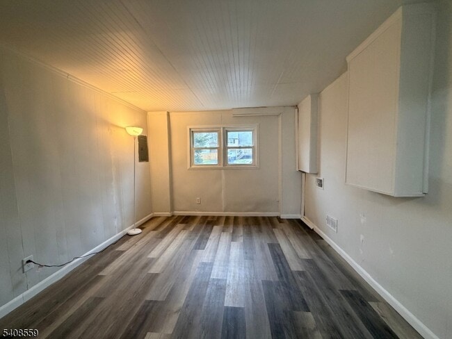 Building Photo - 260 Everett Rd