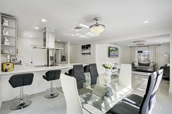 Building Photo - 1129 NE 2nd Ave