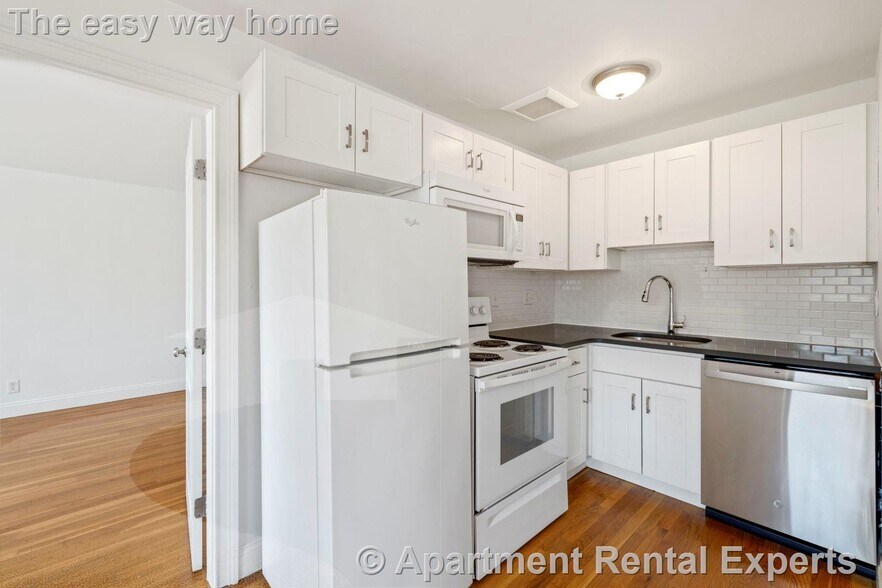 Building Photo - 134 Summer St