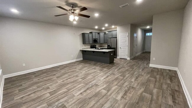 Building Photo - 6053 Royal Port Ct