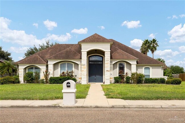 Building Photo - 2 S Alamo Rd