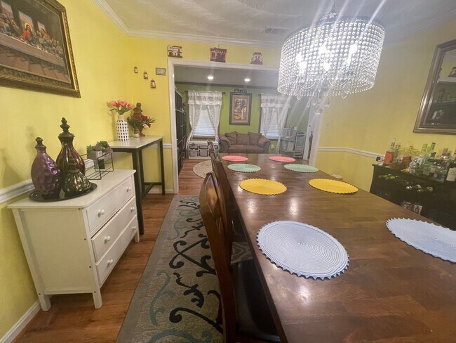 Building Photo - BEAUTIFUL 4 BED / 2.5 BATH SF IN COVENTRY