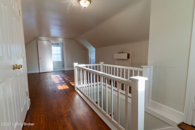 Building Photo - 4011 Hycliffe Ave
