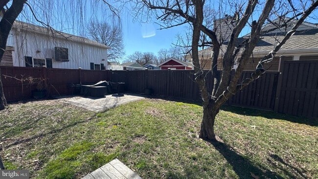 Building Photo - 7631 Beach Dr