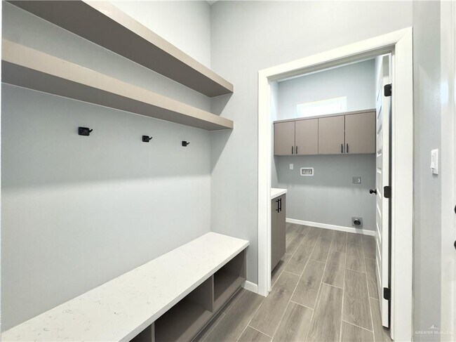 Building Photo - 34 Durango Dr