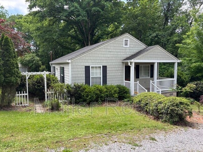 Building Photo - 1624 Duncan Rd